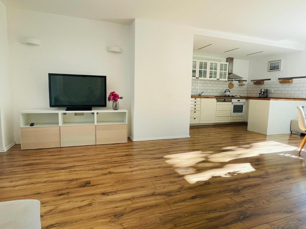 70M2 Romantic Living In The Old Town With Garden Bratislava Esterno foto