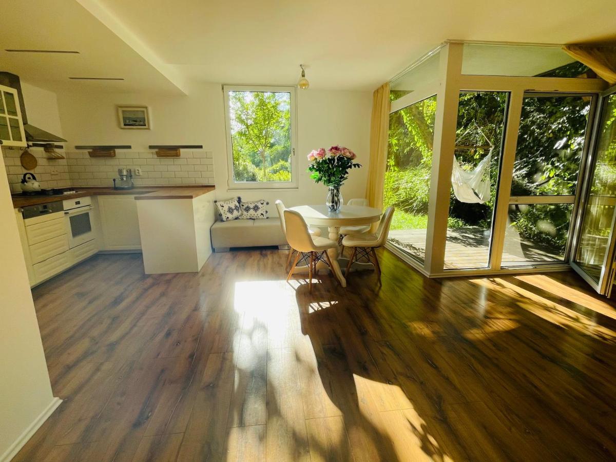 70M2 Romantic Living In The Old Town With Garden Bratislava Esterno foto