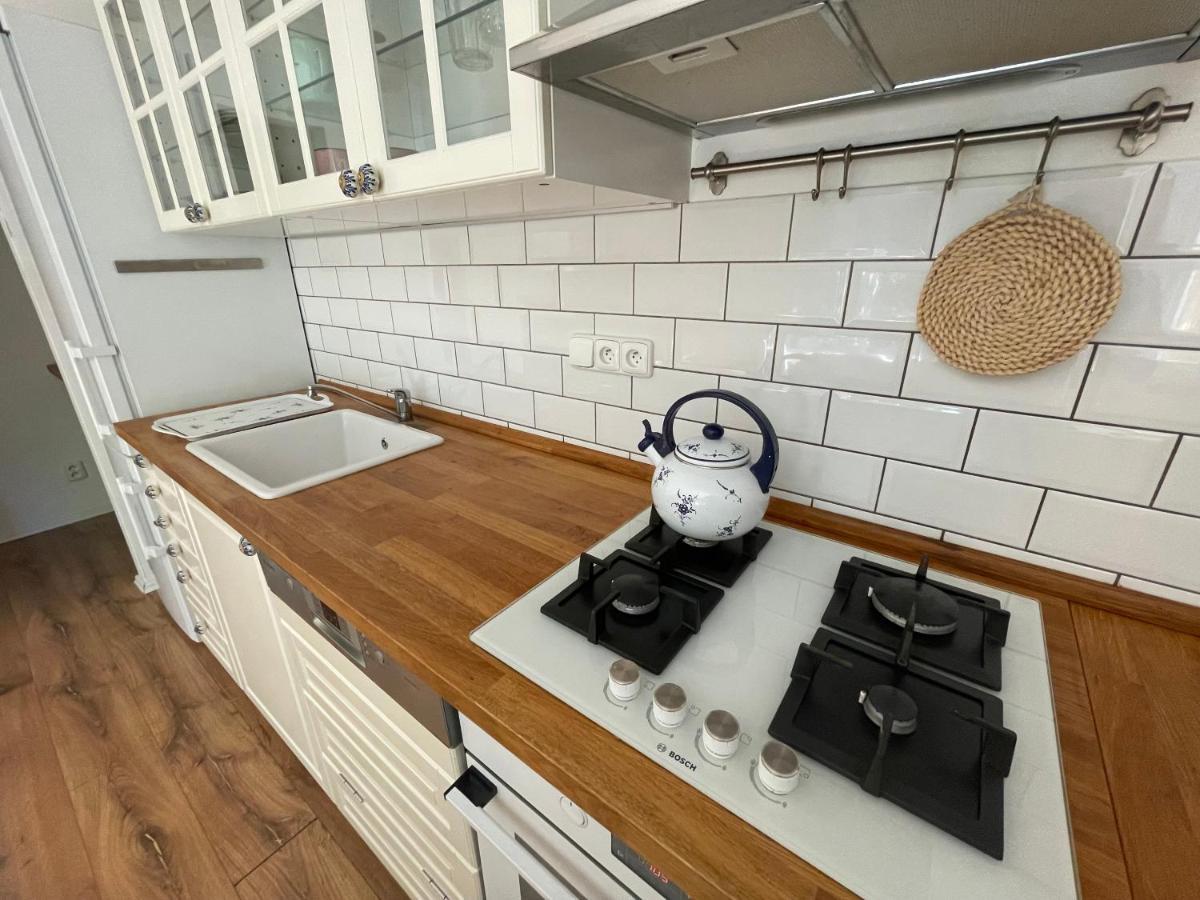 70M2 Romantic Living In The Old Town With Garden Bratislava Esterno foto