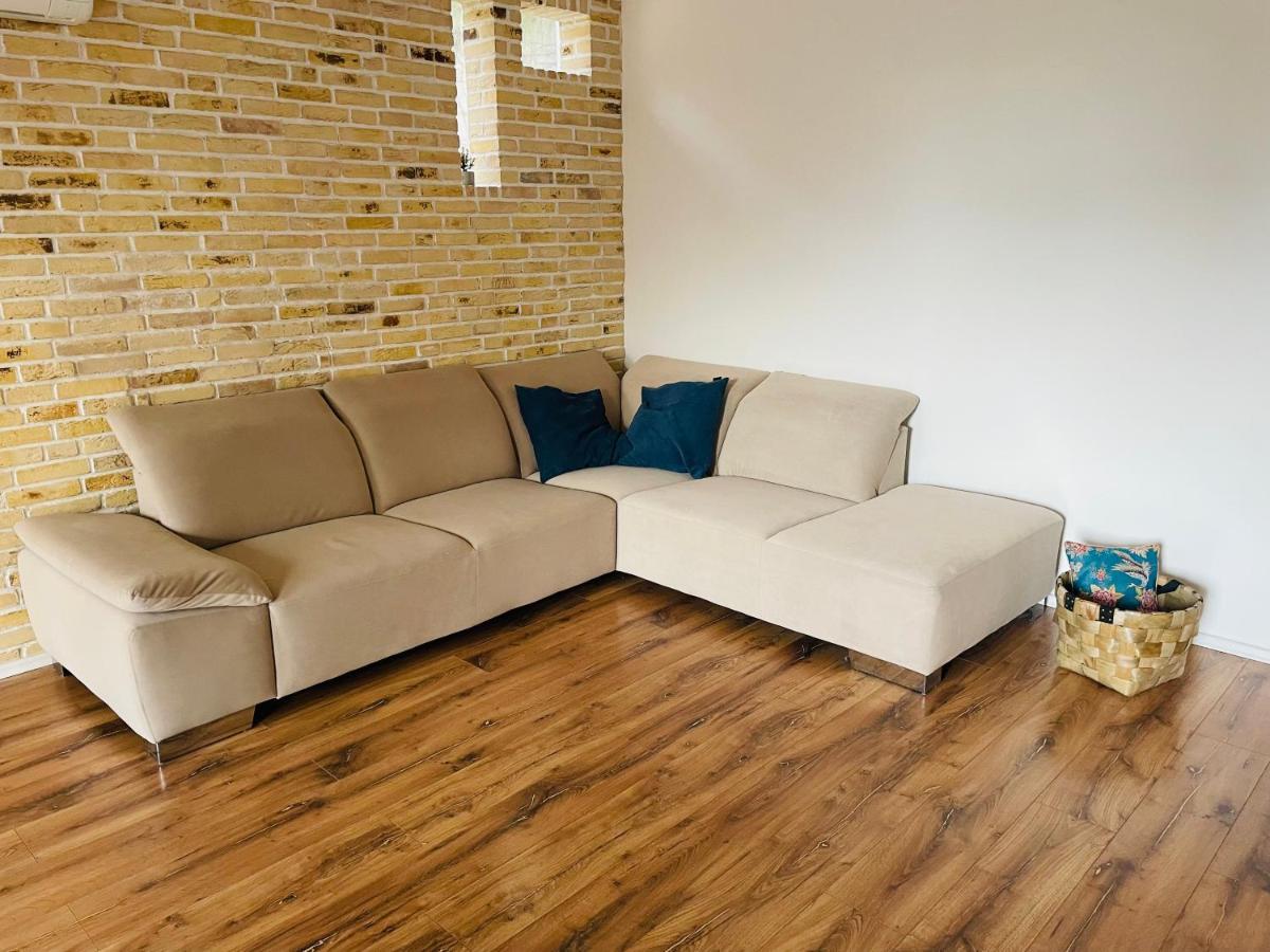 70M2 Romantic Living In The Old Town With Garden Bratislava Esterno foto
