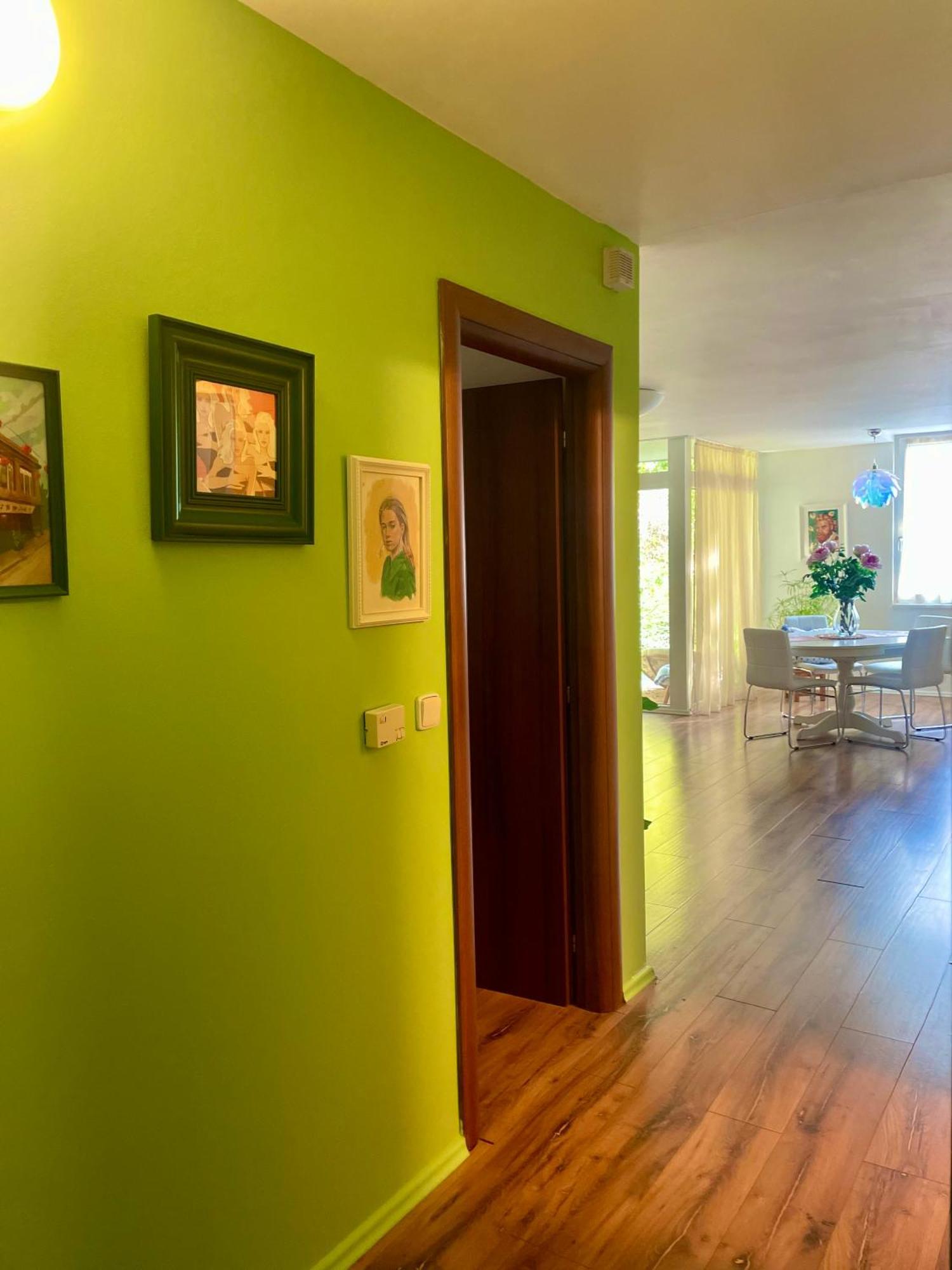 70M2 Romantic Living In The Old Town With Garden Bratislava Esterno foto