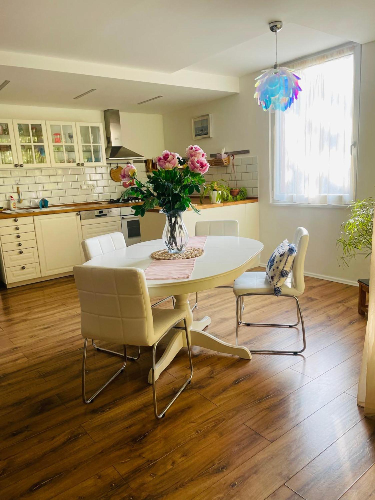 70M2 Romantic Living In The Old Town With Garden Bratislava Esterno foto